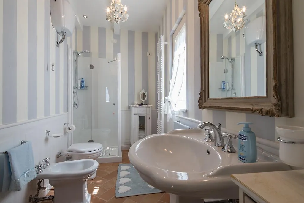 Holiday home Cottage La Limonaia Cortona Italy