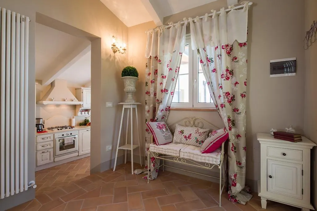 Holiday home Cottage La Limonaia Cortona Italy